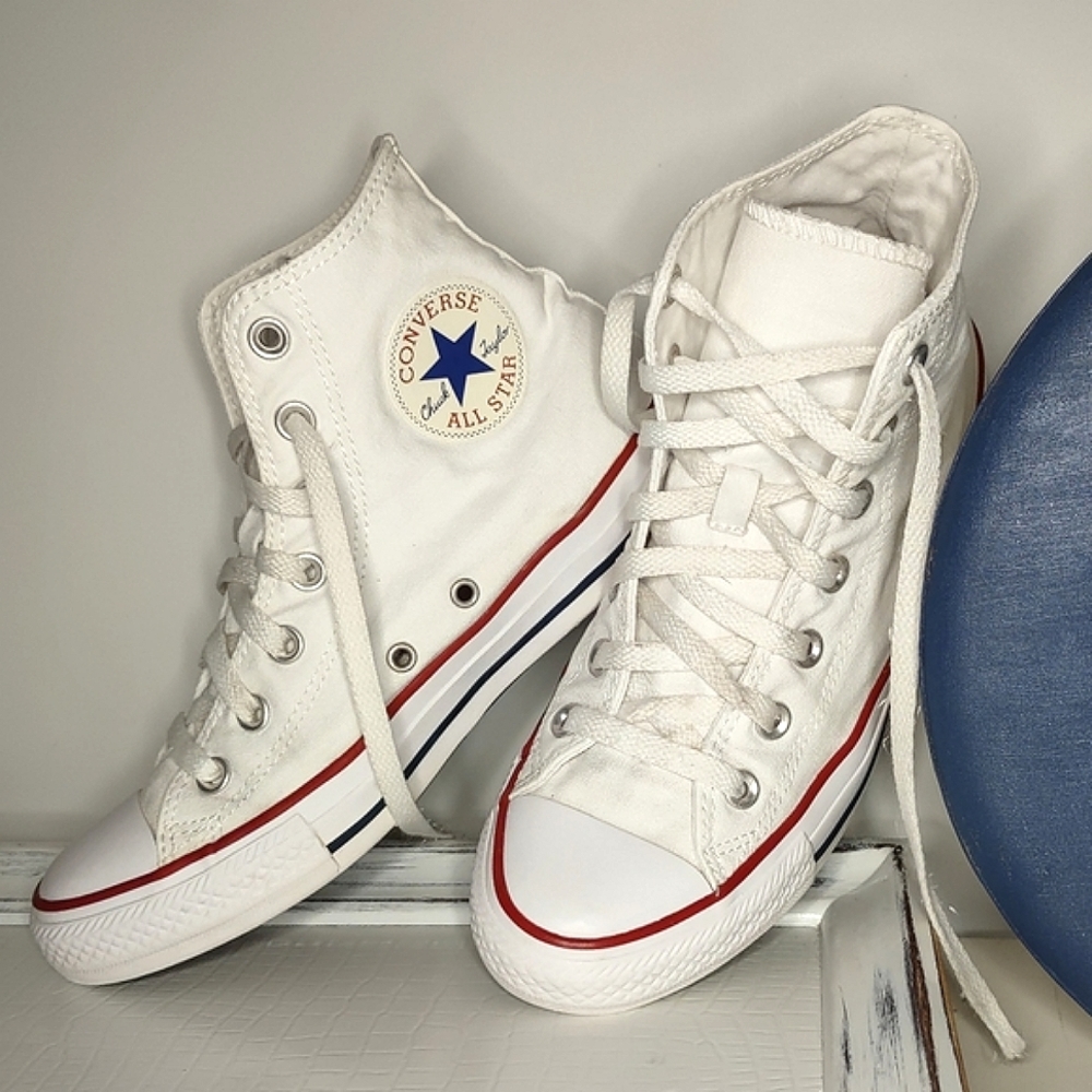 Converse Chuck Taylor All Star High Tops Women's 8 Men's 6 | White